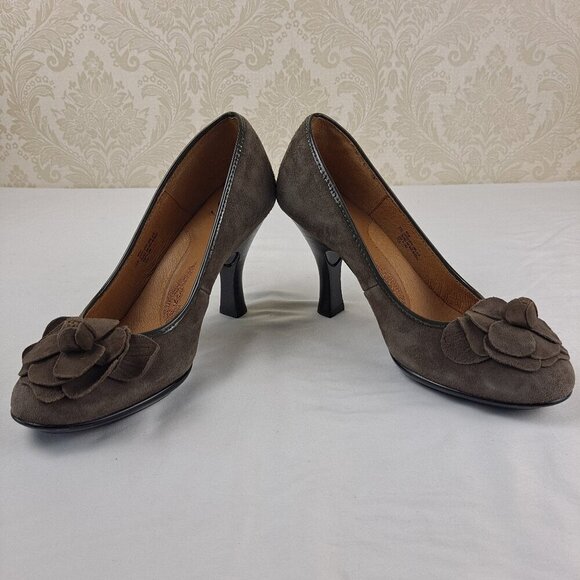 Sofft Size 8W Fiorella Gray Suede Leather Heels Flower on Front Round Toe NWOT - Picture 8 of 14